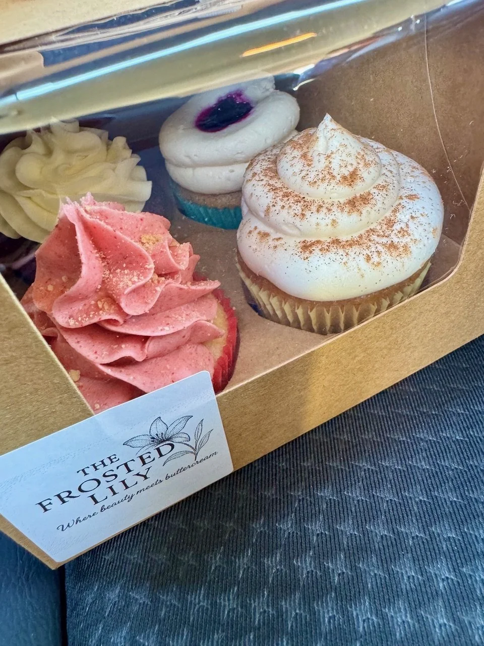 Cupcake Pop-Up: The Frosted Lily at the Winery